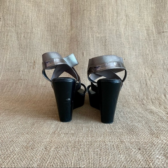 CHARLES by CHARLES DAVID Wedge Sandals Silver 8 - Picture 3 of 10